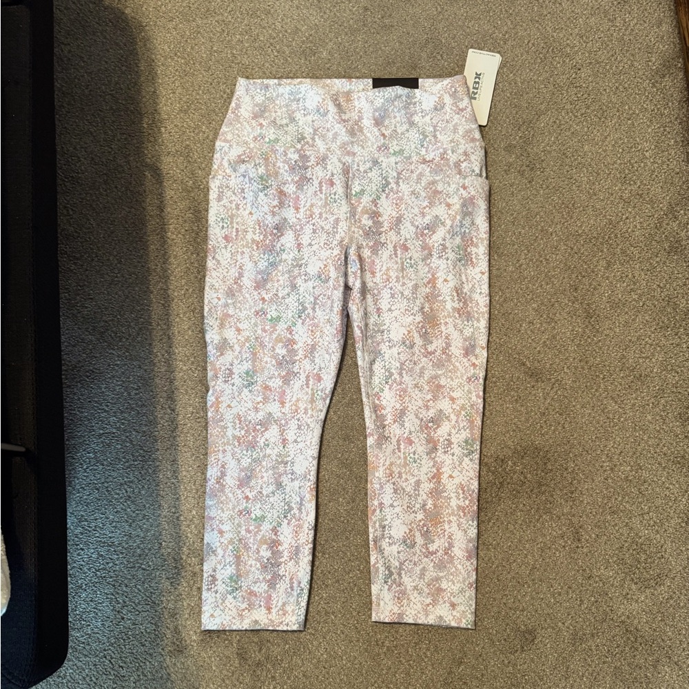 Capri length high waisted workout pants size XL